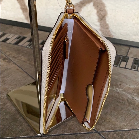 Michael Kors Jet Set Travel LG Flat MF PHN CSE - Picture 10 of 16